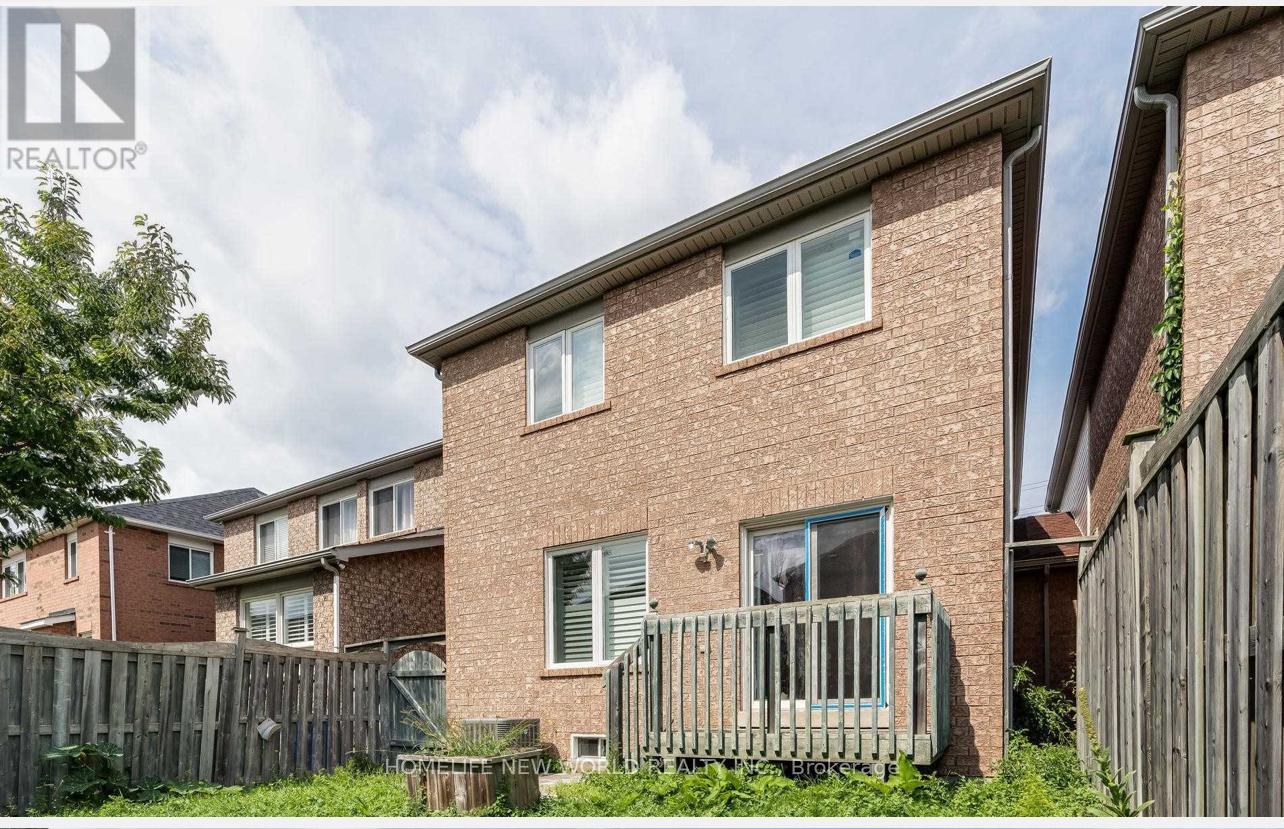 29 Courtfield Crescent, Markham, Ontario  L6C 2R8 - Photo 8 - N12631722