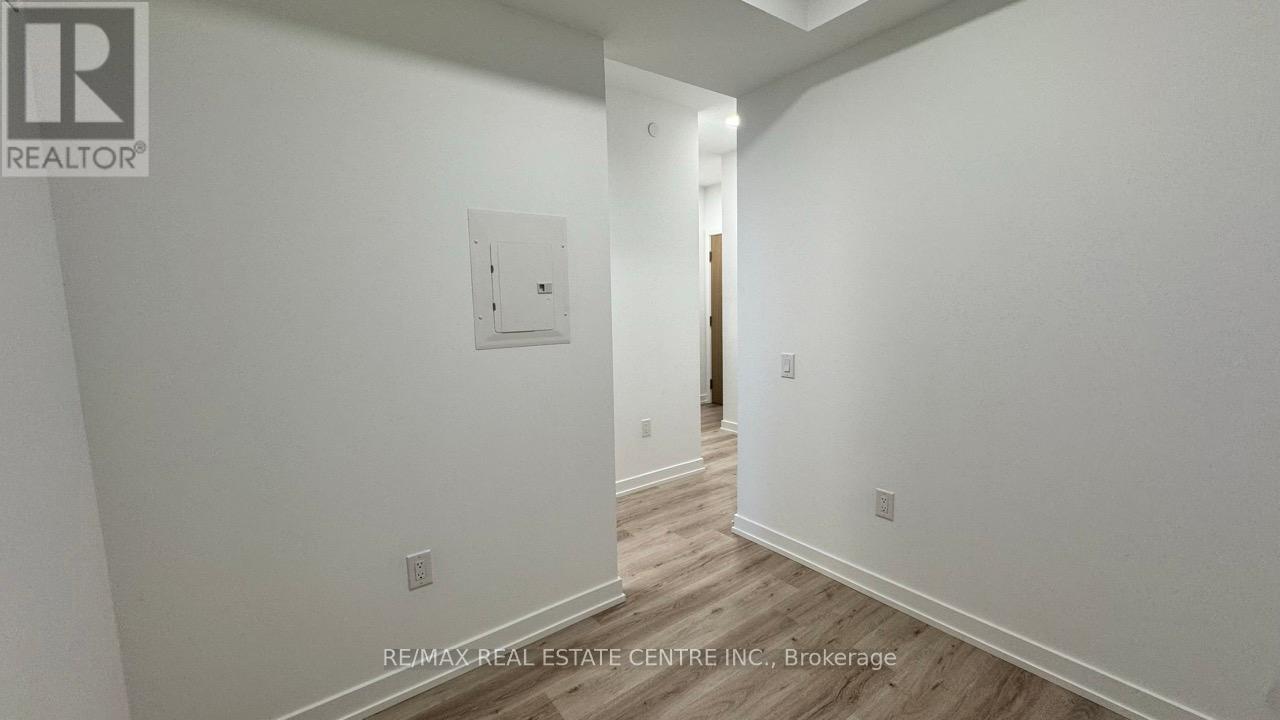 2402 - 395 Square One Drive, Mississauga, Ontario  L5B 0P6 - Photo 6 - W12634684