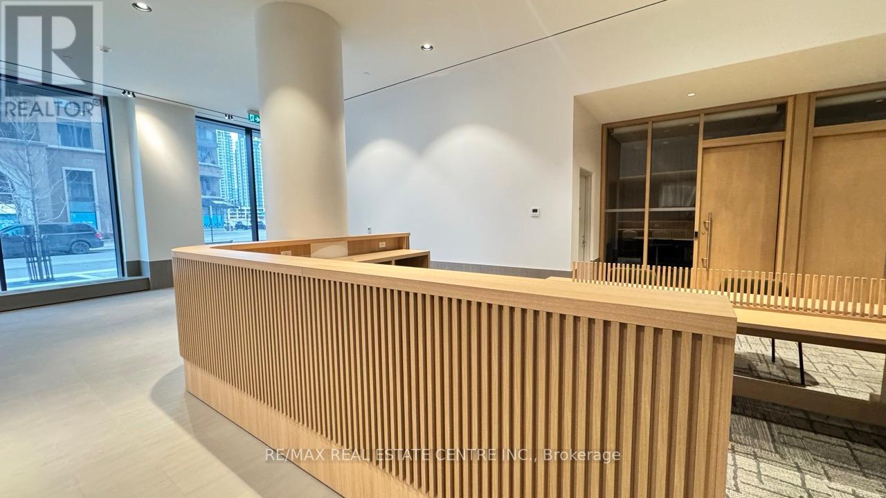 2402 - 395 Square One Drive, Mississauga, Ontario  L5B 0P6 - Photo 22 - W12634684