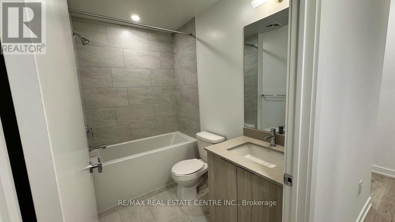2402 - 395 Square One Drive, Mississauga, Ontario  L5B 0P6 - Photo 7 - W12634684