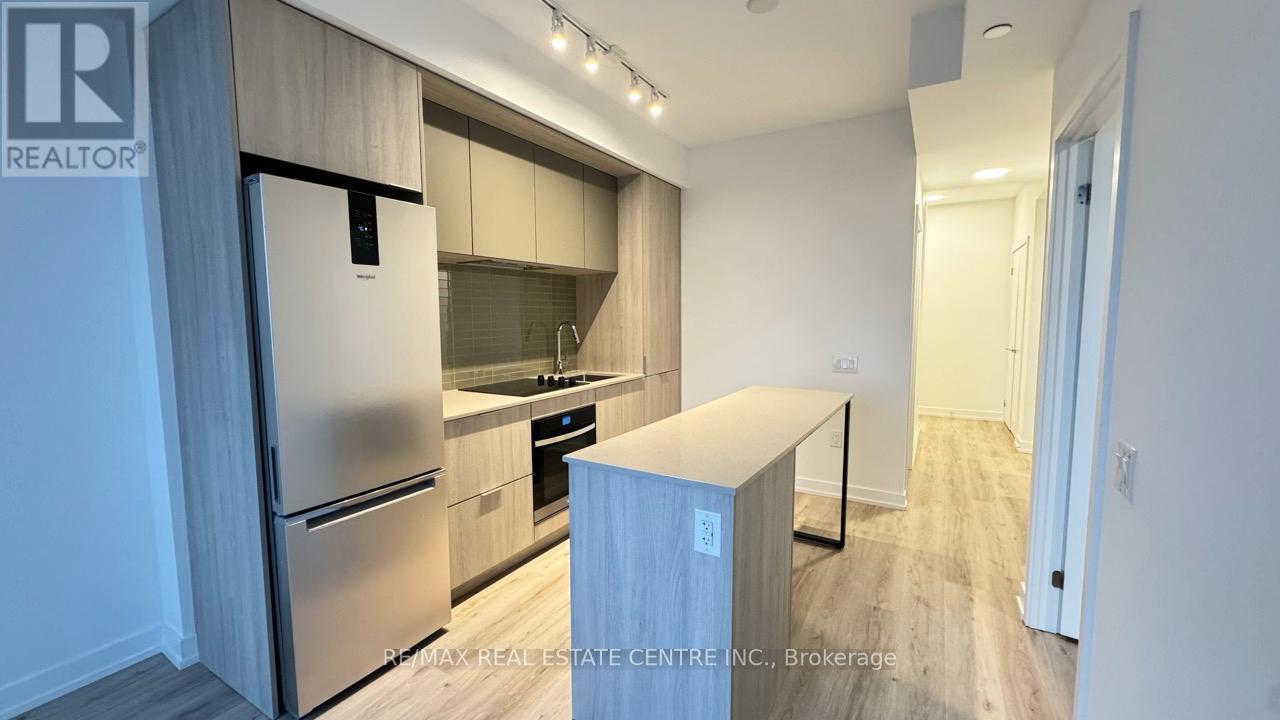 2402 - 395 Square One Drive, Mississauga, Ontario  L5B 0P6 - Photo 11 - W12634684