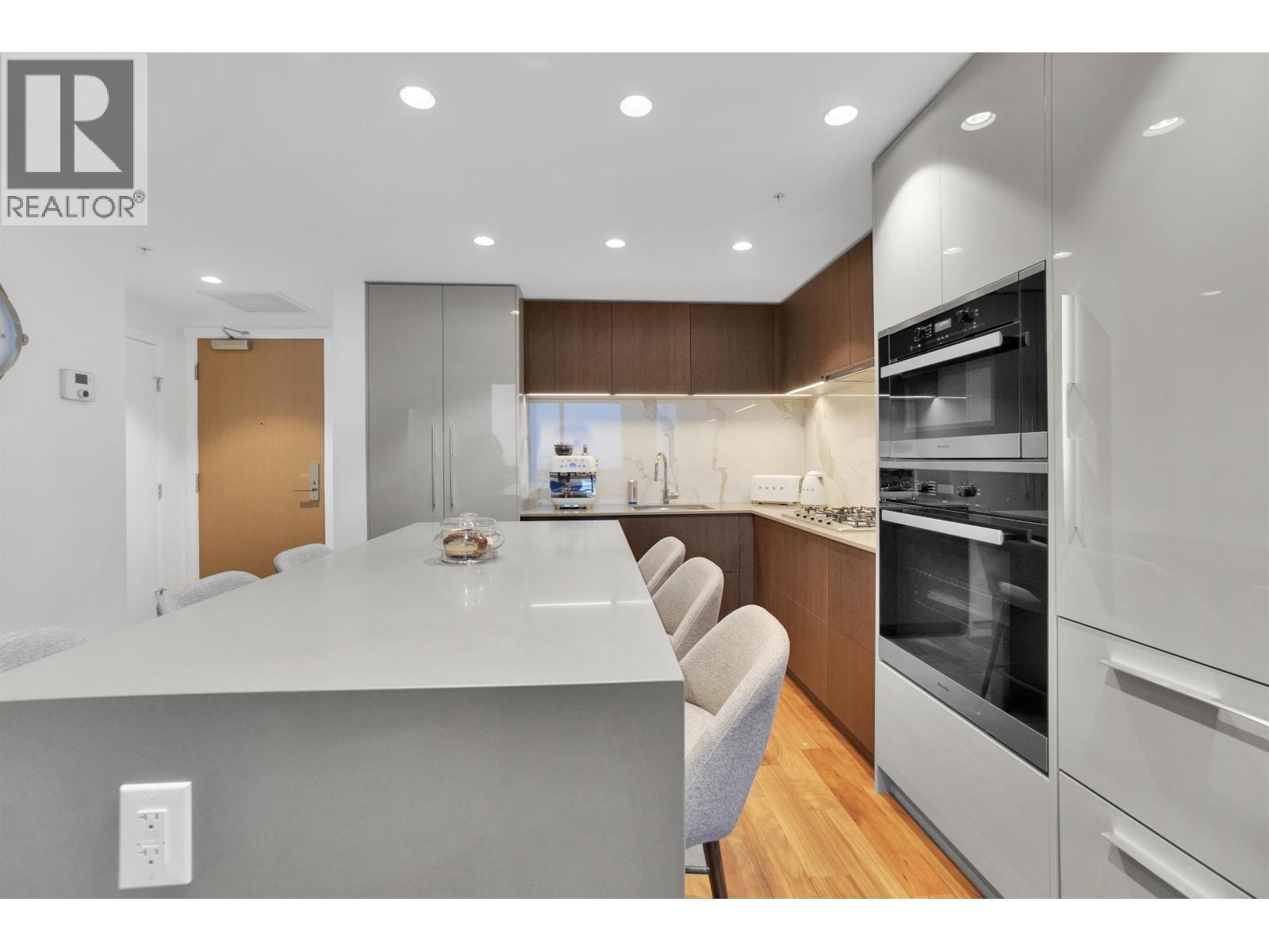 1302 1675 Lions Gate Lane, North Vancouver, British Columbia  V7P 0E3 - Photo 4 - R3073993