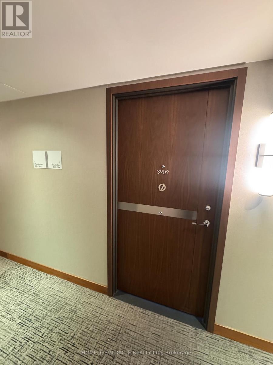 3909 - 19 BATHURST STREET, Toronto, Ontario