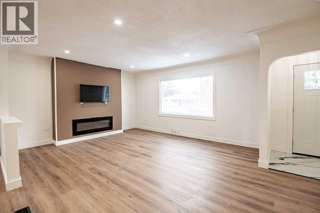 4126 51 Street, Red Deer, Alberta T4N 1Z6 - Photo 4 - A2275335