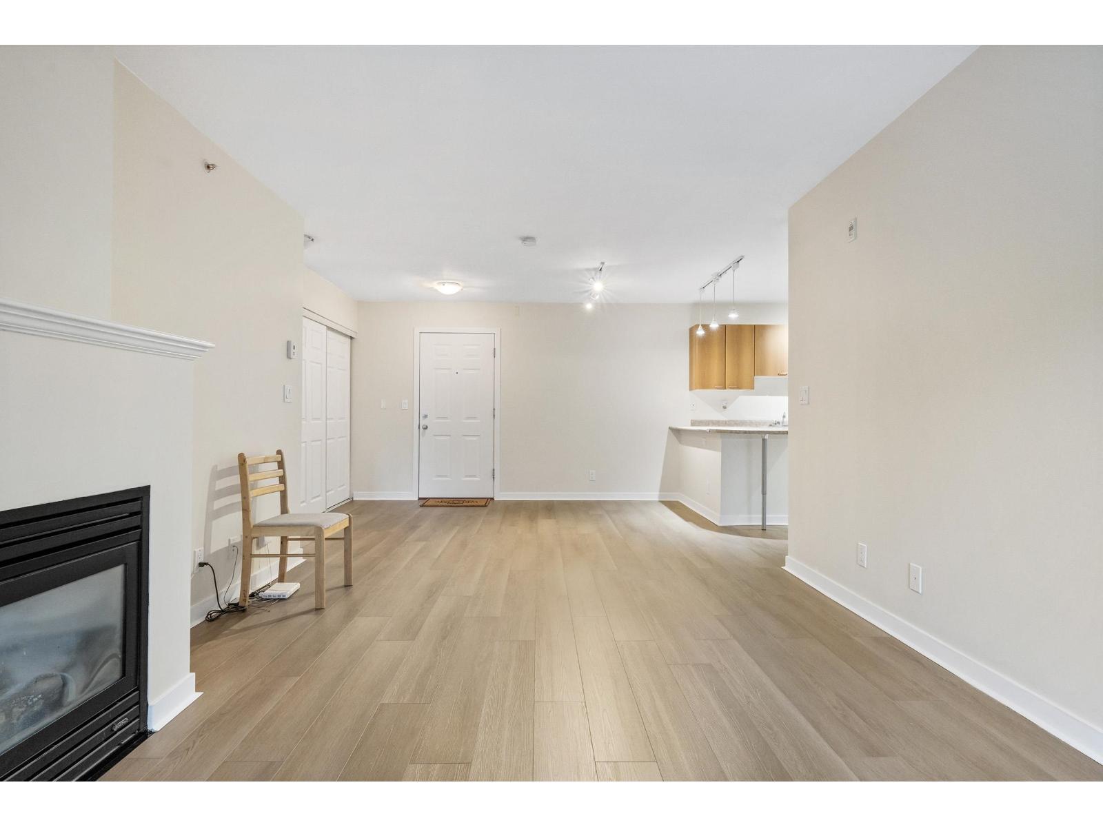 421 12083 92a Avenue, Surrey, British Columbia  V3V 8C8 - Photo 7 - R3073828