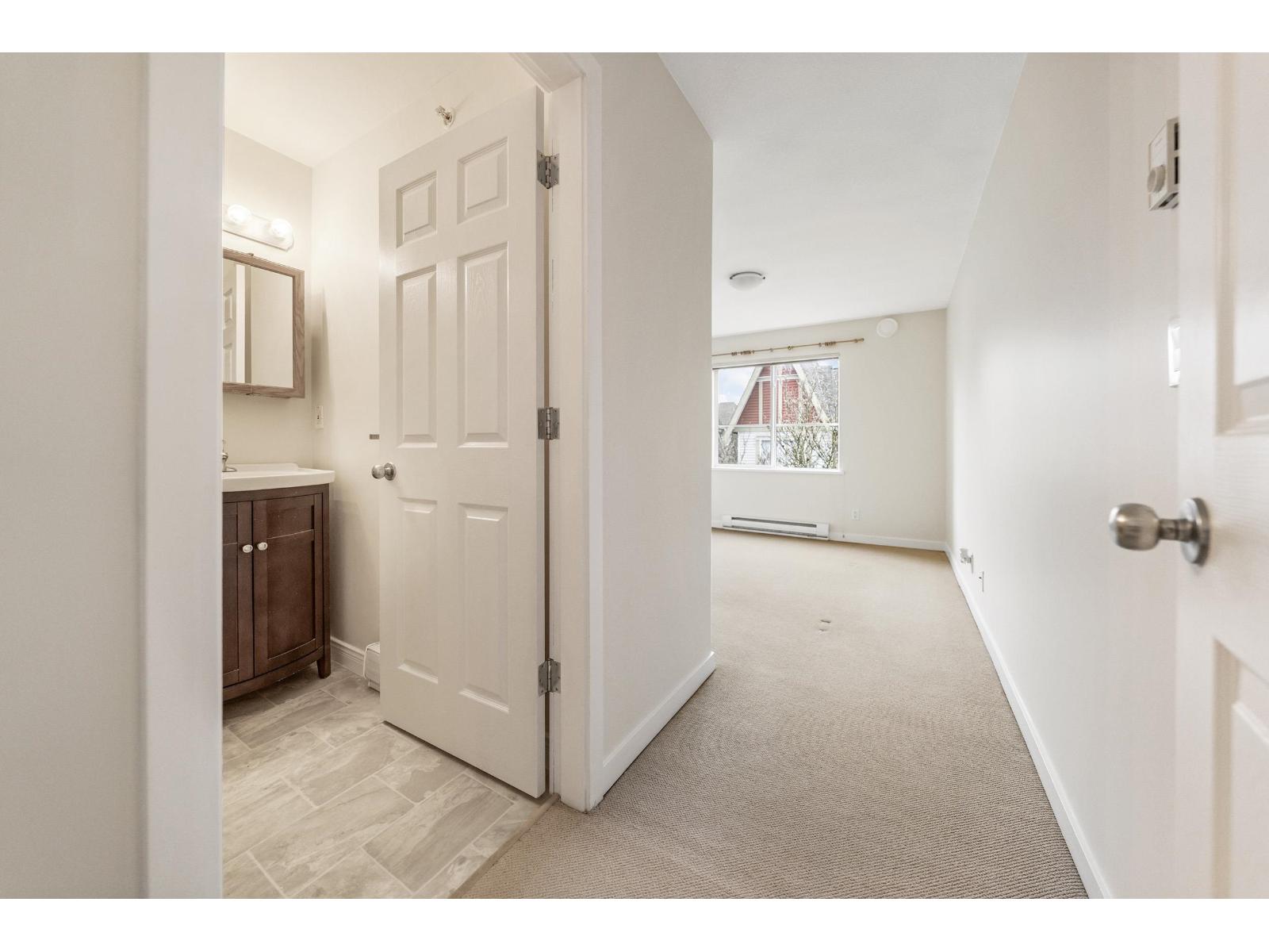 421 12083 92a Avenue, Surrey, British Columbia  V3V 8C8 - Photo 12 - R3073828