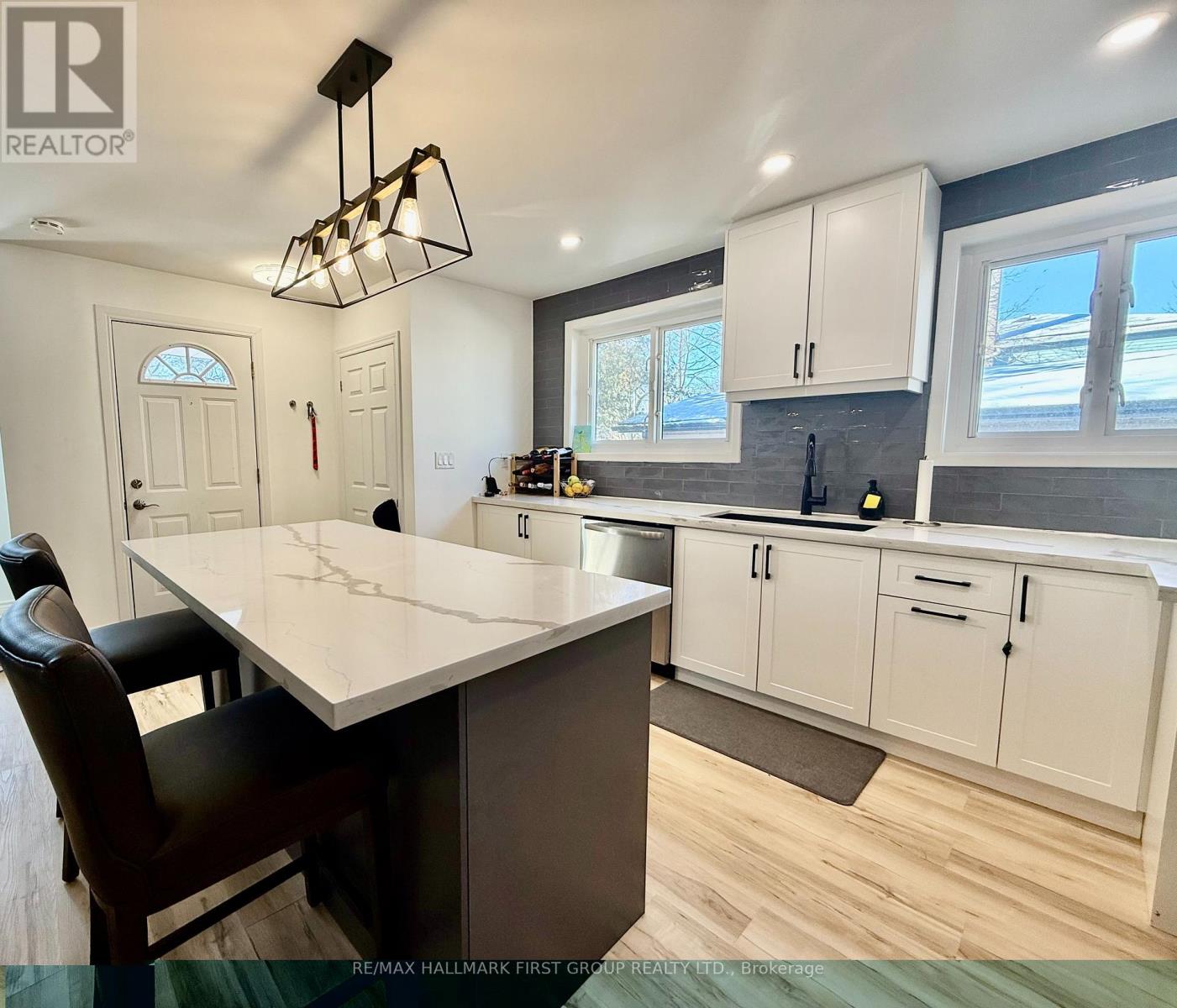 851 Bem Avenue, Pickering, Ontario  L1W 1X2 - Photo 6 - E12633864