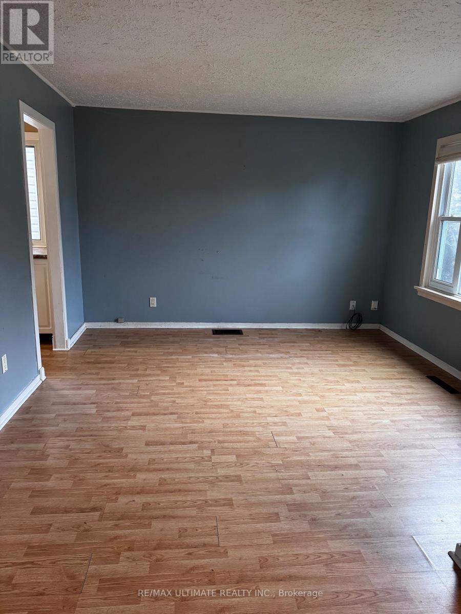 202 Nassau Street, Oshawa, Ontario  L1J 4A5 - Photo 3 - E12634450