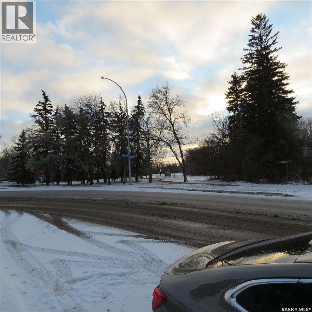 2767 Winnipeg Street, Regina, Saskatchewan  S4P 1J1 - Photo 8 - SK025656