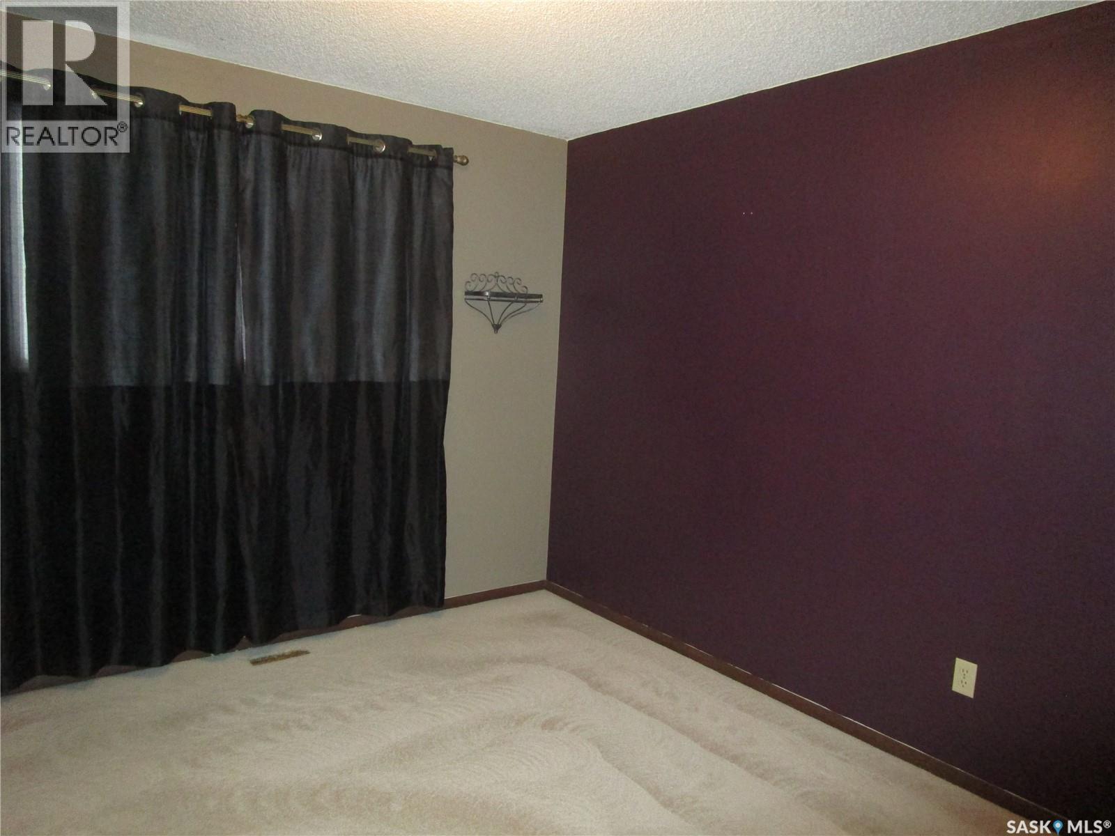 1003 1st Street W, Assiniboia, Saskatchewan  S0H 0B0 - Photo 13 - SK025644