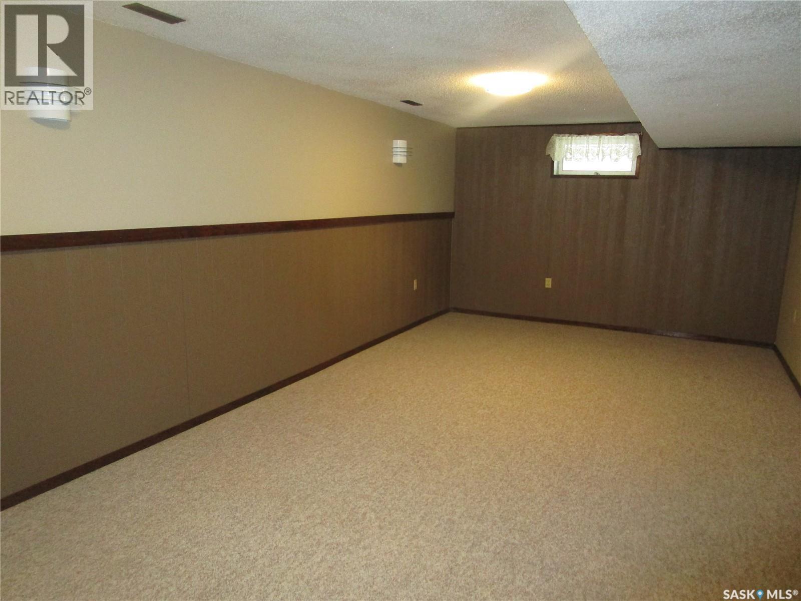 1003 1st Street W, Assiniboia, Saskatchewan  S0H 0B0 - Photo 19 - SK025644