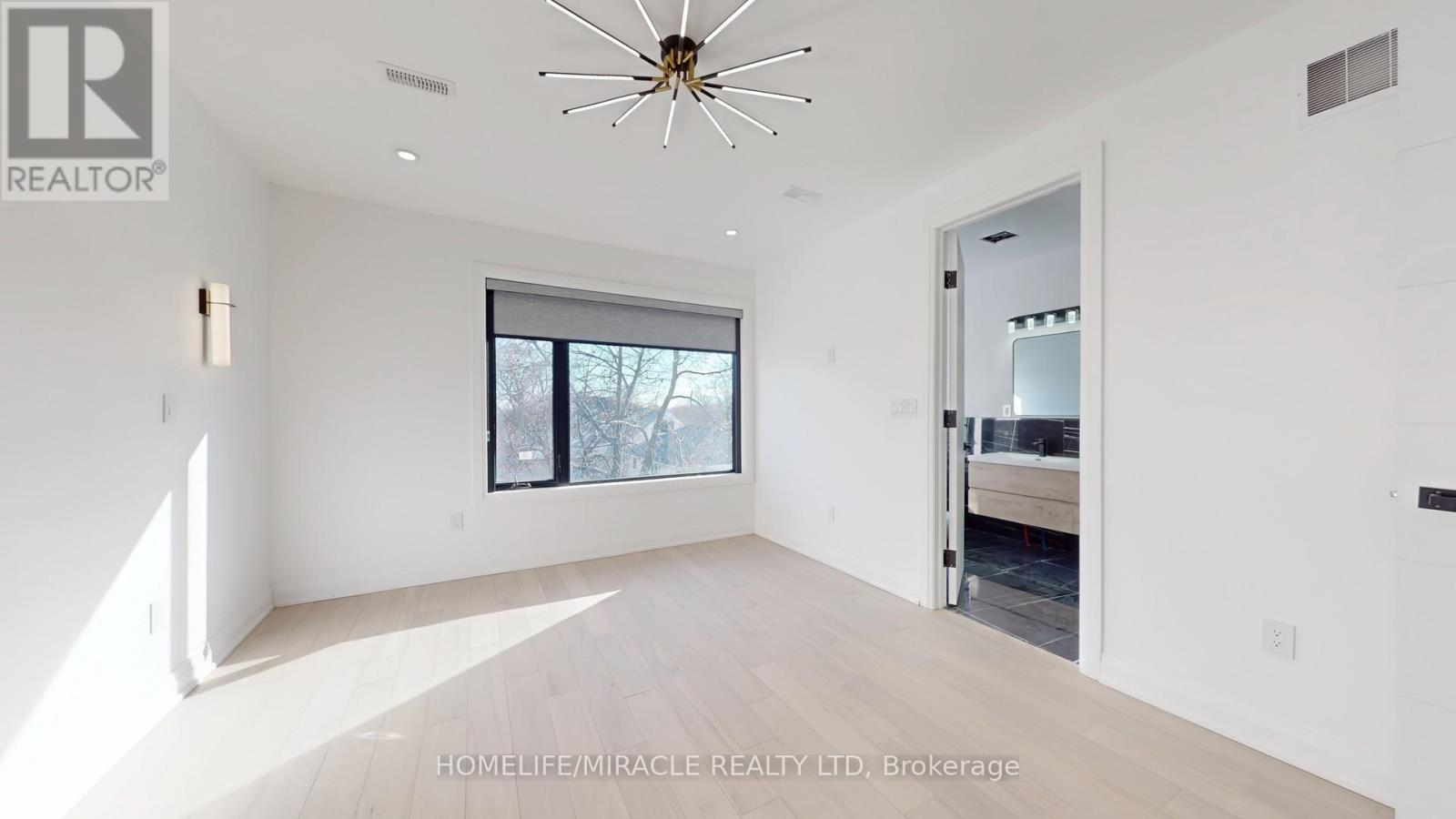 150 Stewart Street, Oakville, Ontario  L6K 1X9 - Photo 19 - W12635204