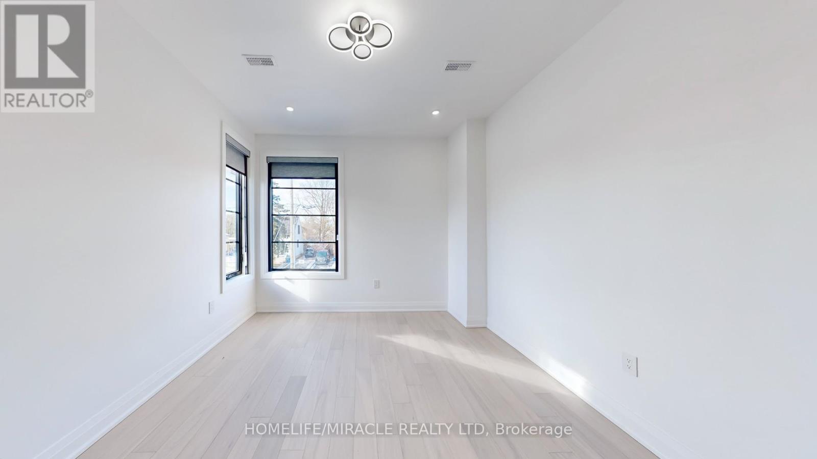 150 Stewart Street, Oakville, Ontario  L6K 1X9 - Photo 23 - W12635204