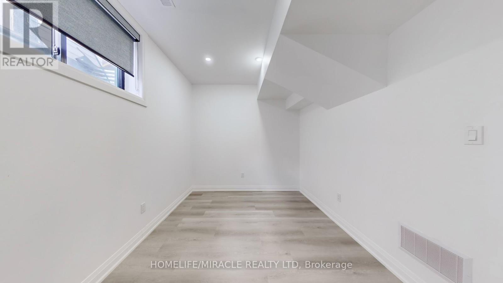 150 Stewart Street, Oakville, Ontario  L6K 1X9 - Photo 40 - W12635204