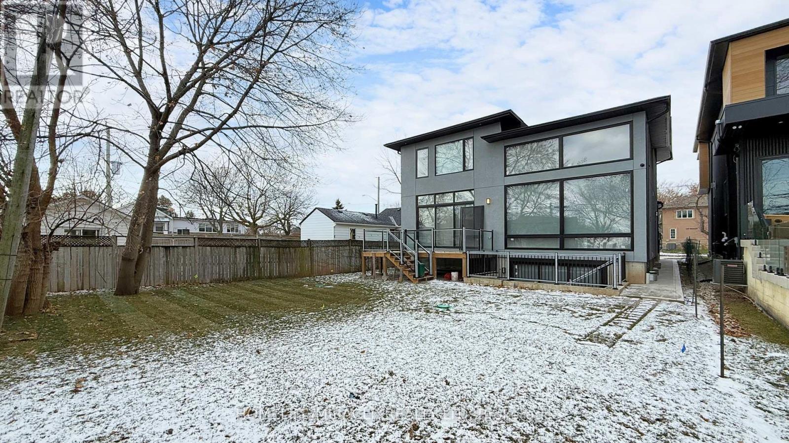 150 Stewart Street, Oakville, Ontario  L6K 1X9 - Photo 43 - W12635204