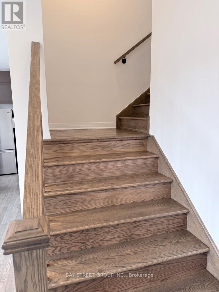 3210 Crystal Drive, Oakville, Ontario  L6M 5S8 - Photo 12 - W12635206