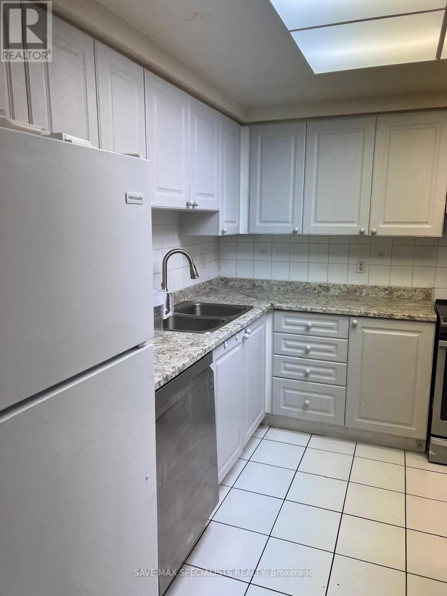 1214 - 135 Hillcrest Avenue, Mississauga (Cooksville), Ontario  L5B 4B1 - Photo 16 - W12635212