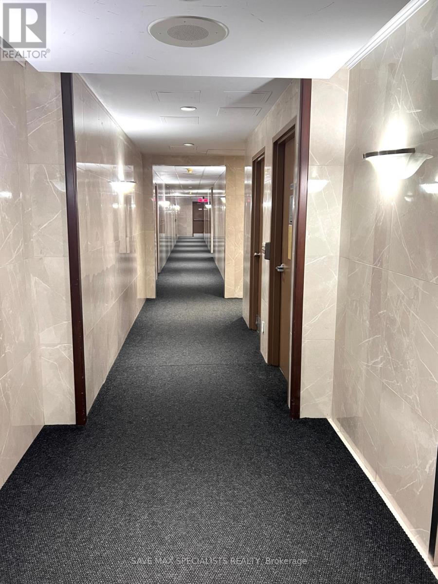 1214 - 135 Hillcrest Avenue, Mississauga (Cooksville), Ontario  L5B 4B1 - Photo 2 - W12635212