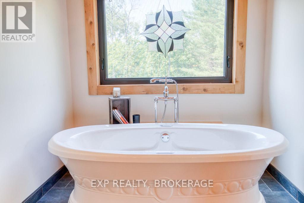 1249 Waters Edge Lane, Frontenac, Ontario K0H 1B0 - Photo 16 - X12635264