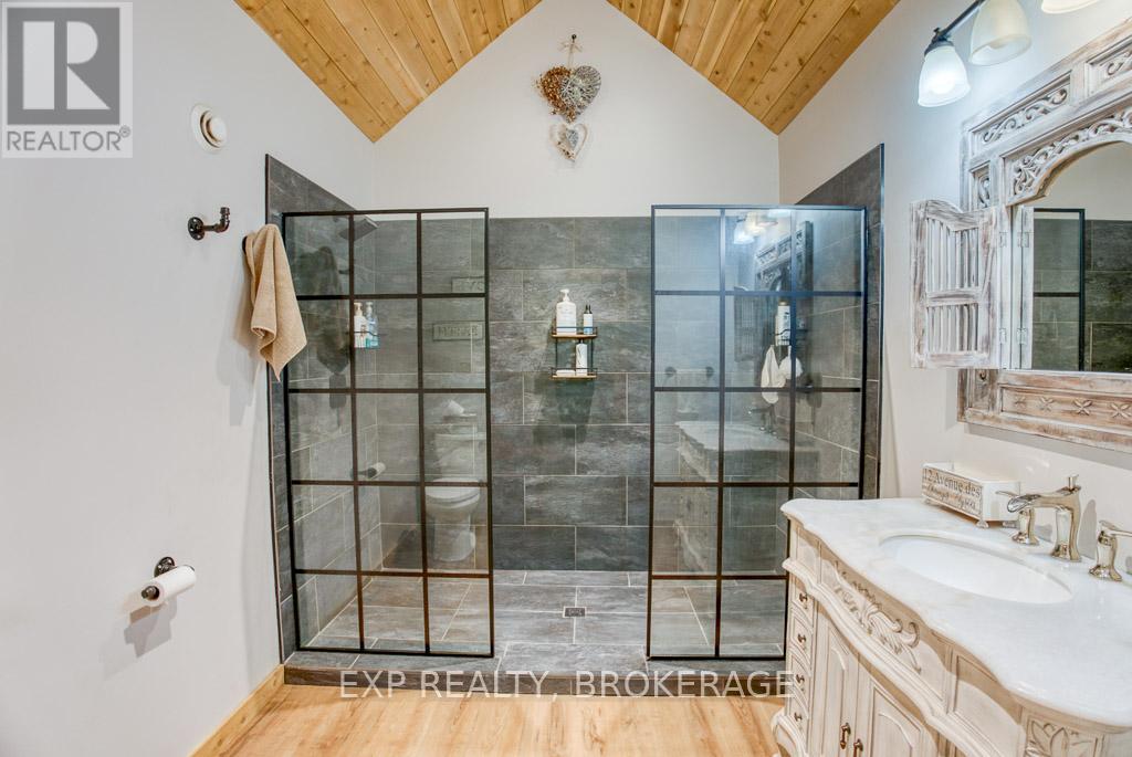 1249 Waters Edge Lane, Frontenac, Ontario K0H 1B0 - Photo 19 - X12635264