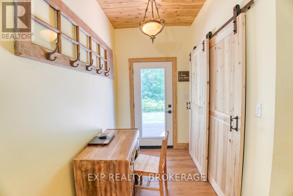 1249 Waters Edge Lane, Frontenac, Ontario K0H 1B0 - Photo 2 - X12635264