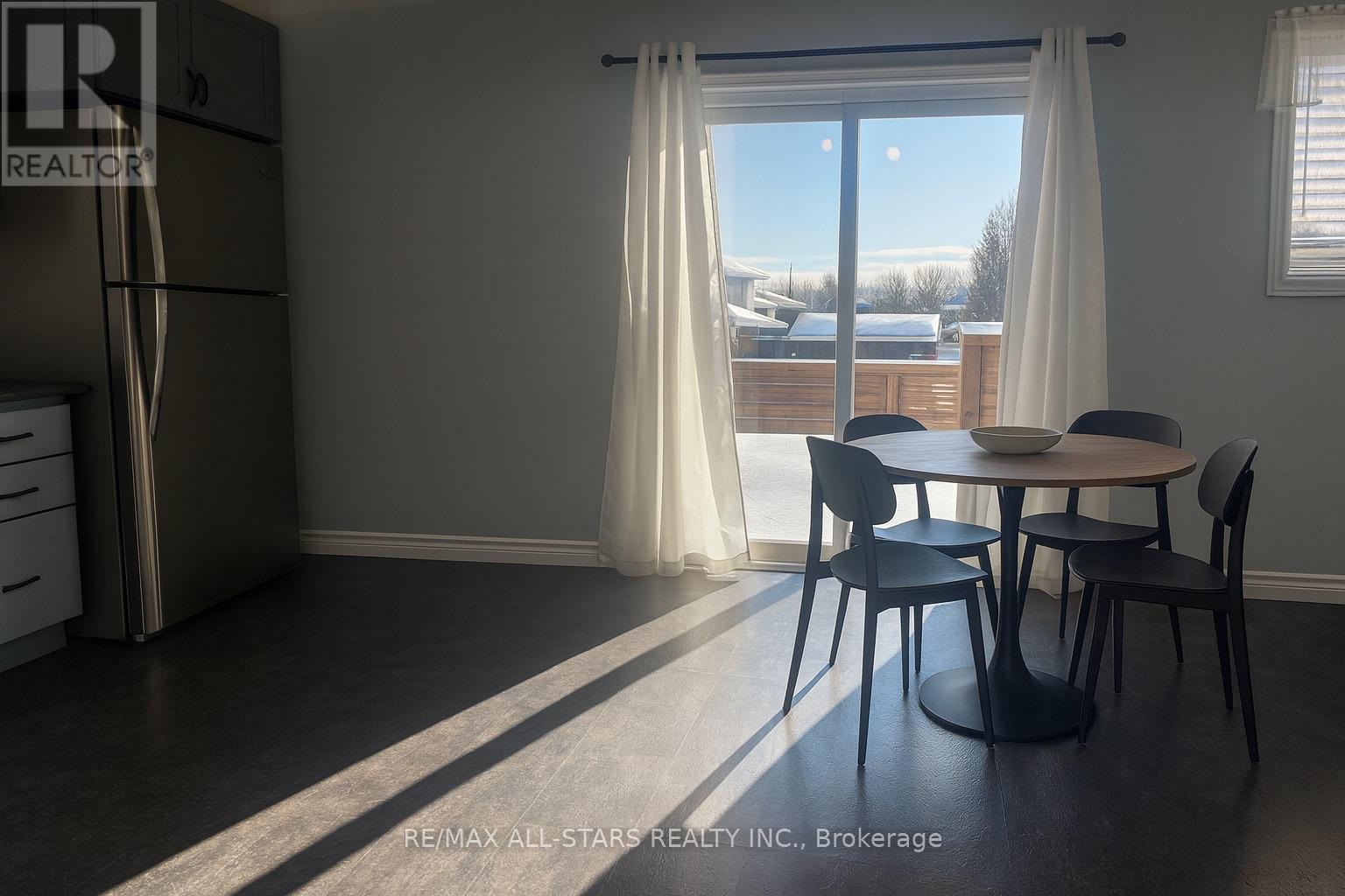 Main Floor - 39 Mcgibbon Boulevard, Kawartha Lakes, Ontario  K9V 6G4 - Photo 10 - X12635290