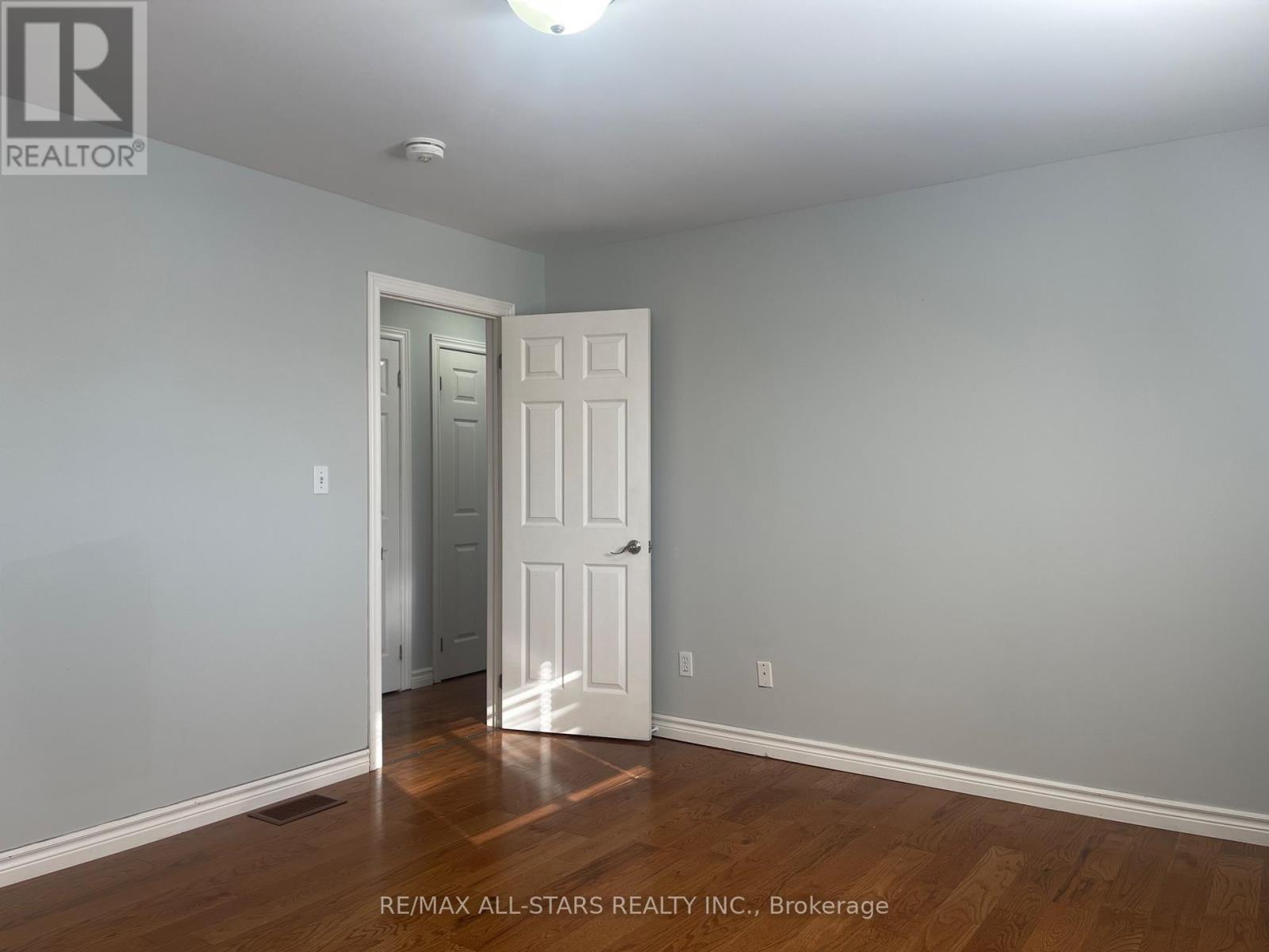 Main Floor - 39 Mcgibbon Boulevard, Kawartha Lakes, Ontario  K9V 6G4 - Photo 17 - X12635290