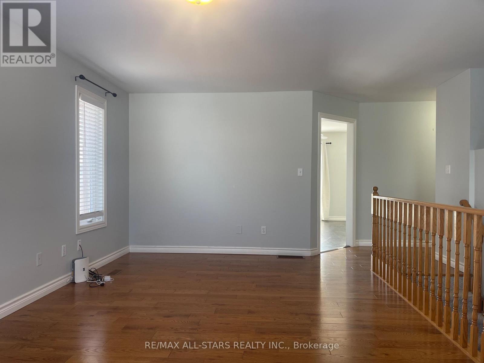 Main Floor - 39 Mcgibbon Boulevard, Kawartha Lakes, Ontario  K9V 6G4 - Photo 5 - X12635290