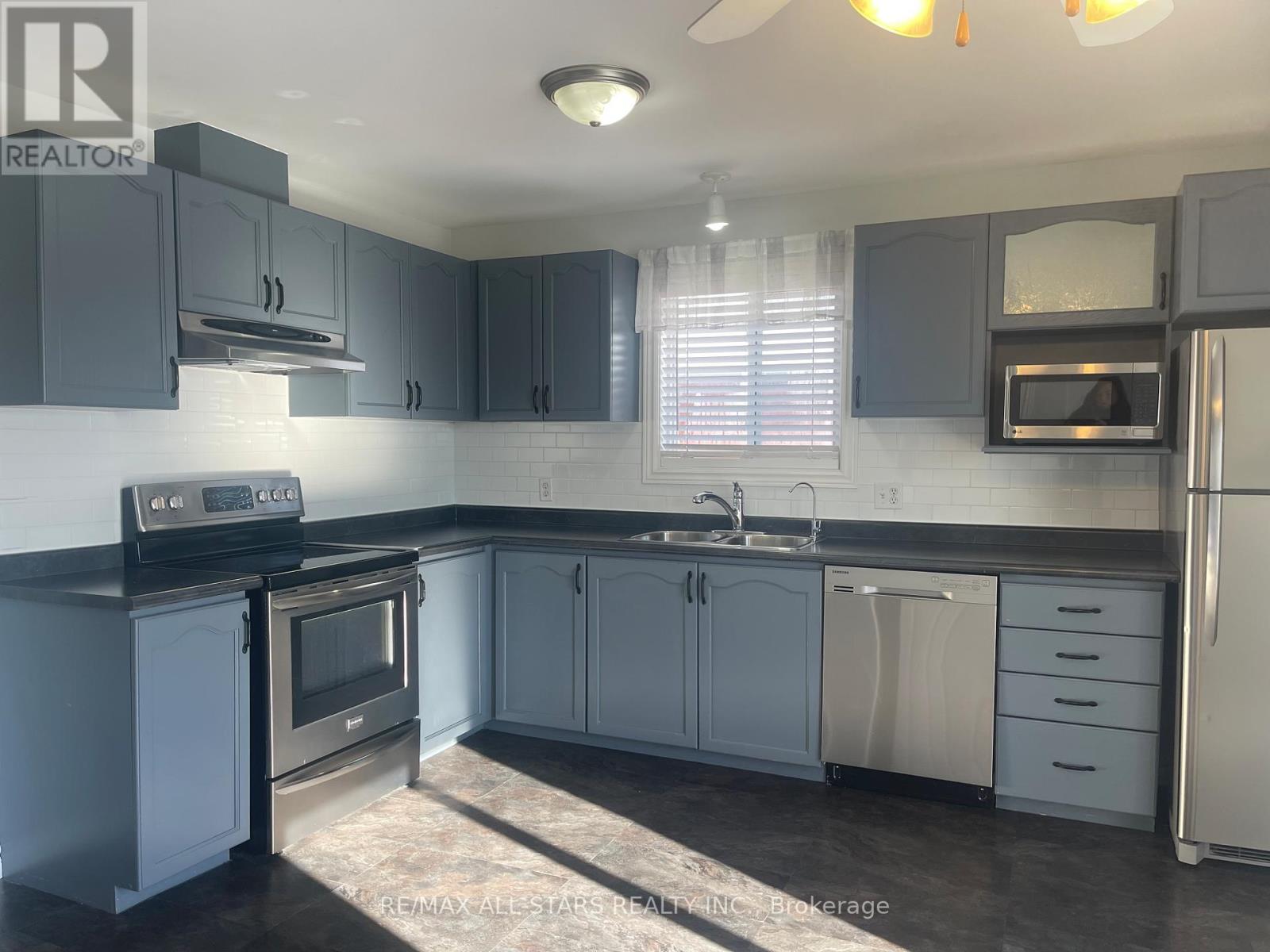 Main Floor - 39 Mcgibbon Boulevard, Kawartha Lakes, Ontario  K9V 6G4 - Photo 7 - X12635290