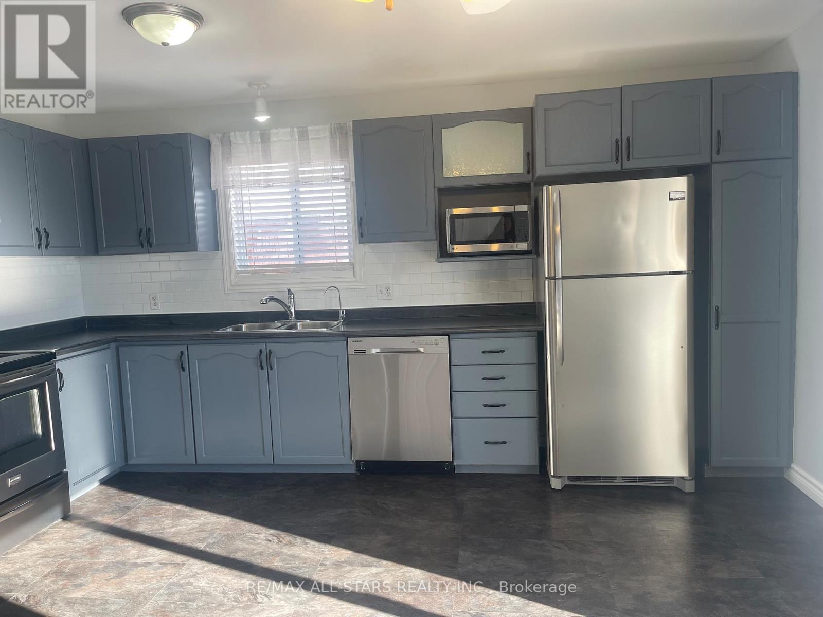 Main Floor - 39 Mcgibbon Boulevard, Kawartha Lakes, Ontario  K9V 6G4 - Photo 8 - X12635290