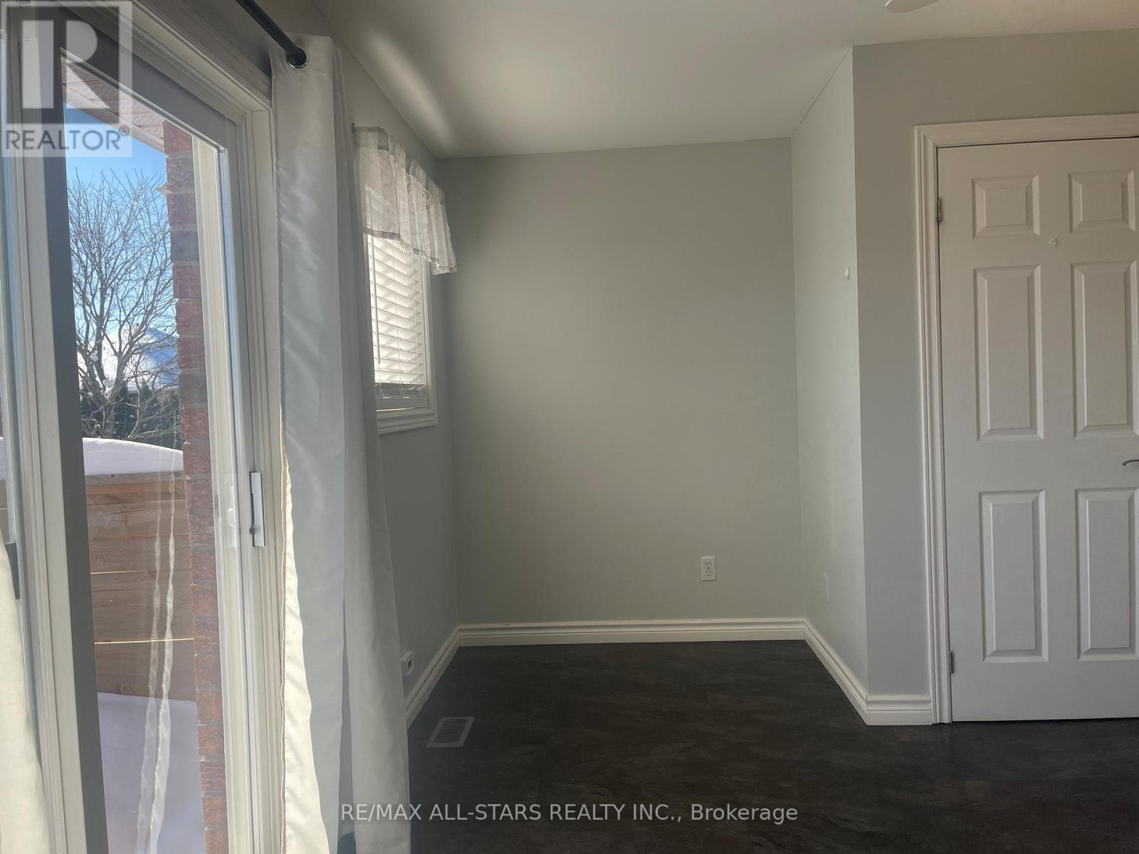 Main Floor - 39 Mcgibbon Boulevard, Kawartha Lakes, Ontario  K9V 6G4 - Photo 9 - X12635290