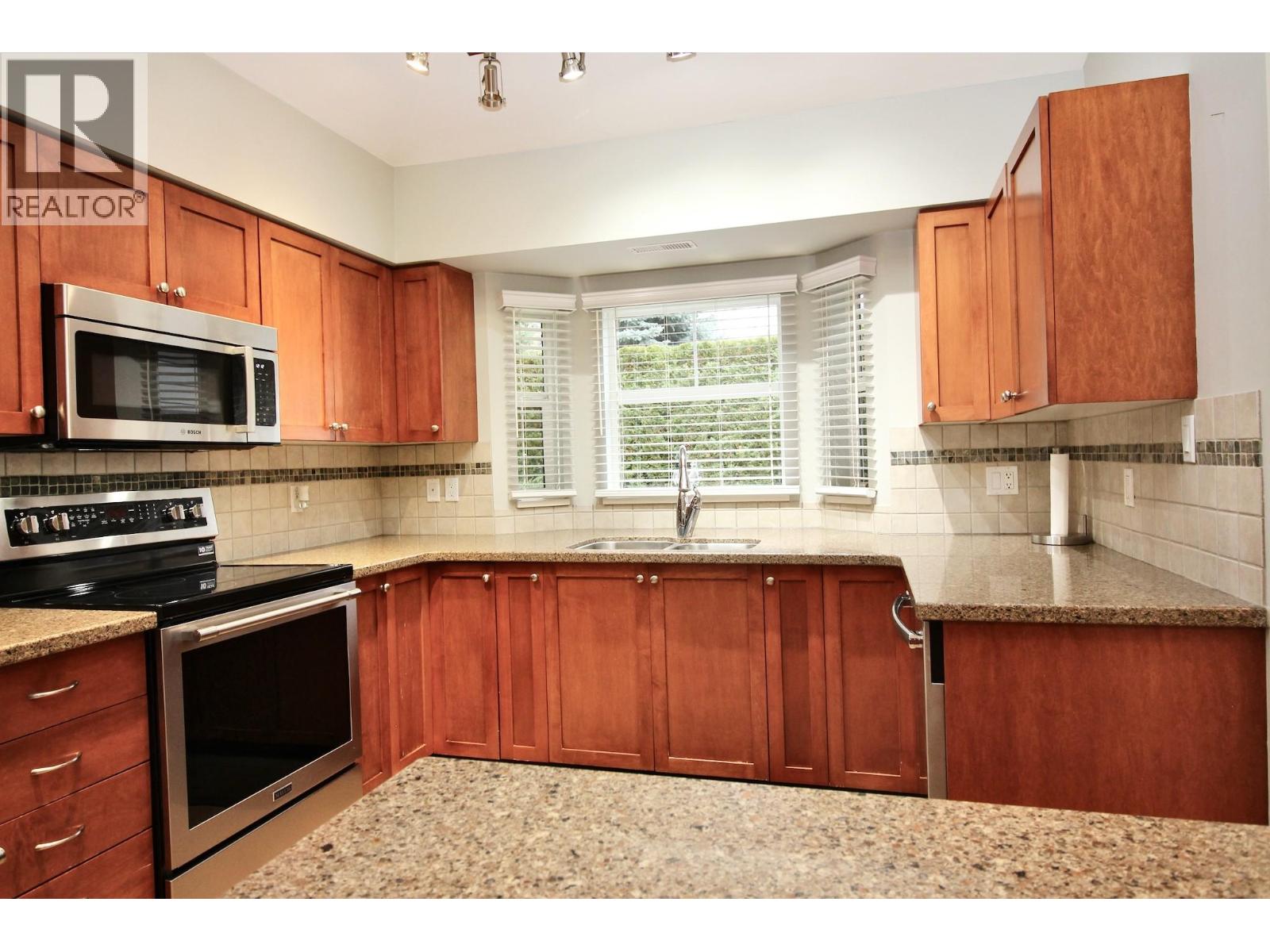 1853 Parkview Crescent Unit# 28, Kelowna, British Columbia  V1X 8A3 - Photo 8 - 10371212