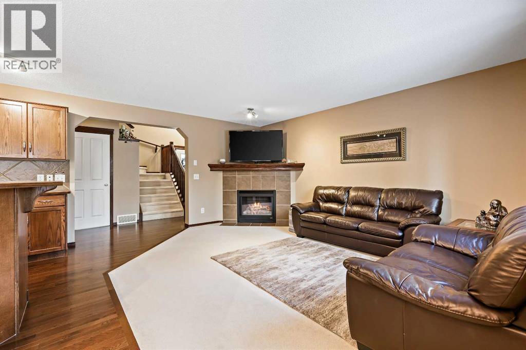 1976 New Brighton Drive Se, Calgary, Alberta  T2Z 4G7 - Photo 5 - A2274819