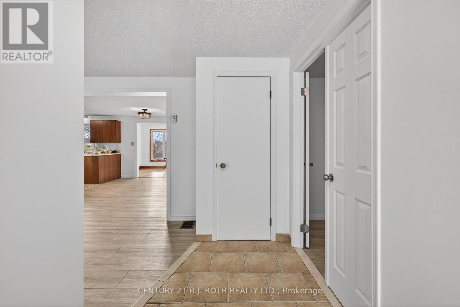 87 Tecumseth Pines Drive, New Tecumseth, Ontario  L0G 1W0 - Photo 6 - N12635262