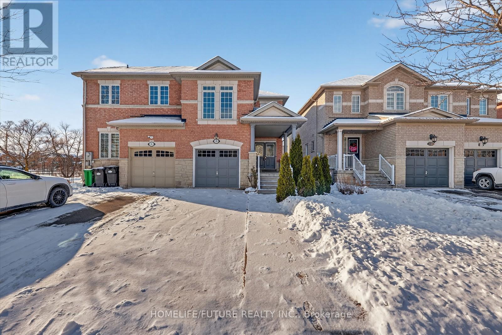 29 Riverplace Crescent, Brampton, Ontario  L6P 2N3 - Photo 2 - W12635268
