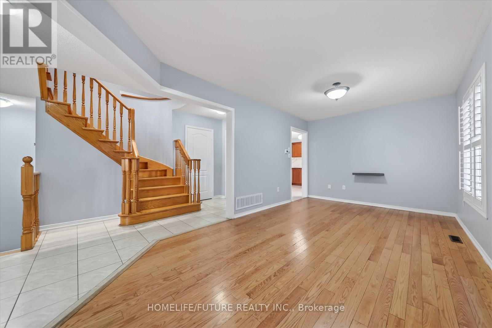 29 Riverplace Crescent, Brampton, Ontario  L6P 2N3 - Photo 9 - W12635268