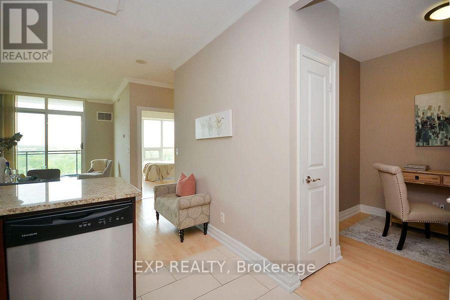 1007 - 100 John Street, Brampton, Ontario  L6W 0A8 - Photo 11 - W12635294