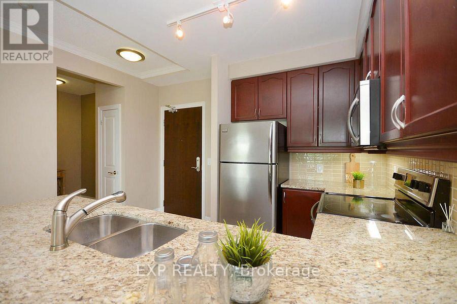 1007 - 100 John Street, Brampton, Ontario  L6W 0A8 - Photo 17 - W12635294