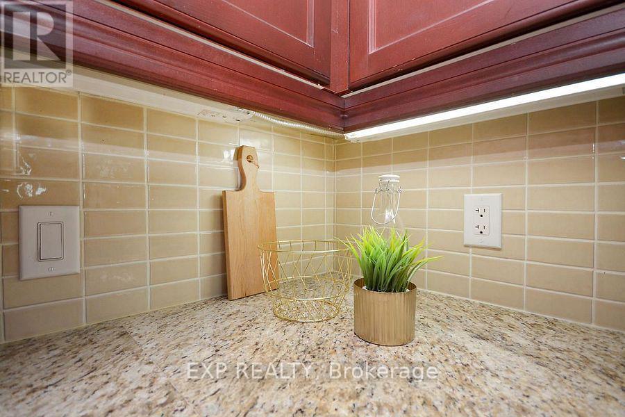 1007 - 100 John Street, Brampton, Ontario  L6W 0A8 - Photo 20 - W12635294