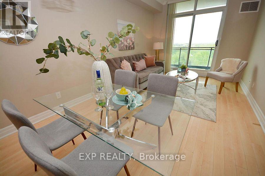 1007 - 100 John Street, Brampton, Ontario  L6W 0A8 - Photo 4 - W12635294