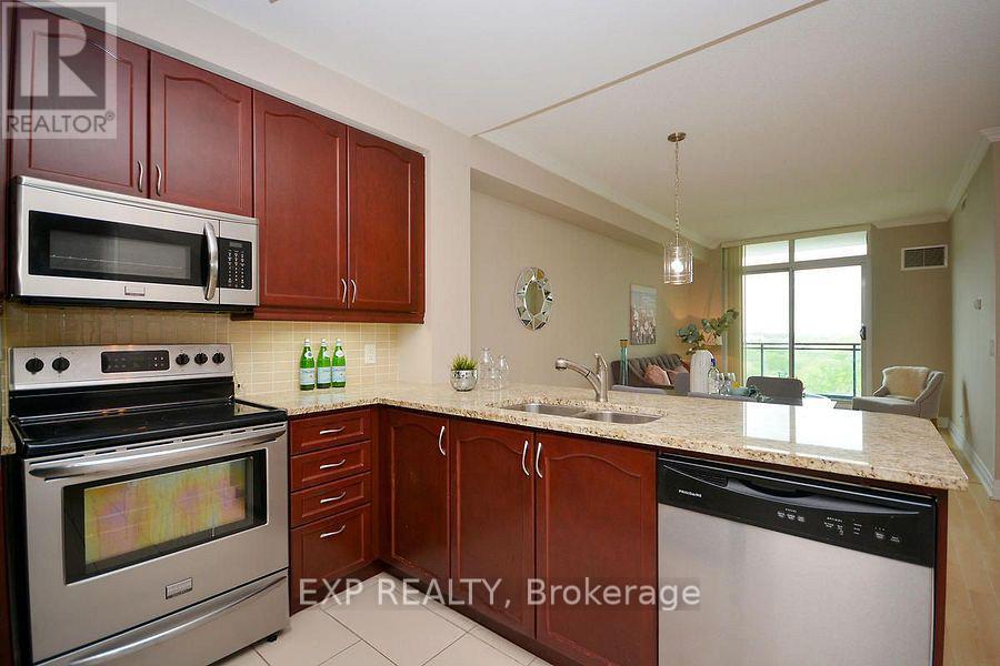 1007 - 100 John Street, Brampton, Ontario  L6W 0A8 - Photo 7 - W12635294