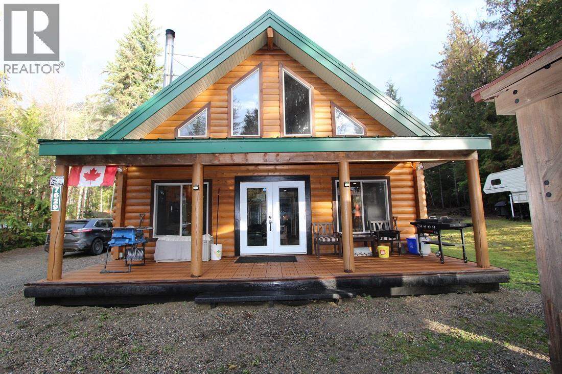 7629 Mountain Drive, Anglemont, British Columbia