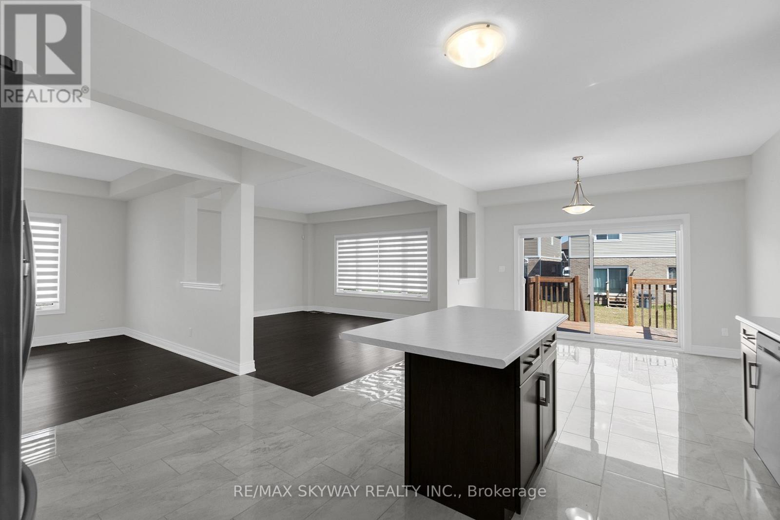 27 Monarch Street, Welland, Ontario  L3C 0E6 - Photo 18 - X12635242