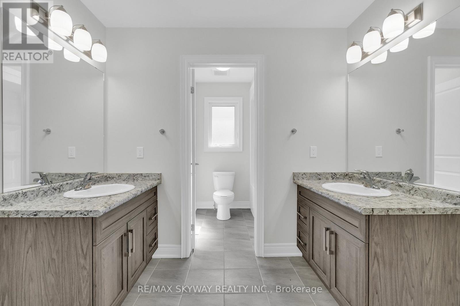 27 Monarch Street, Welland, Ontario  L3C 0E6 - Photo 34 - X12635242