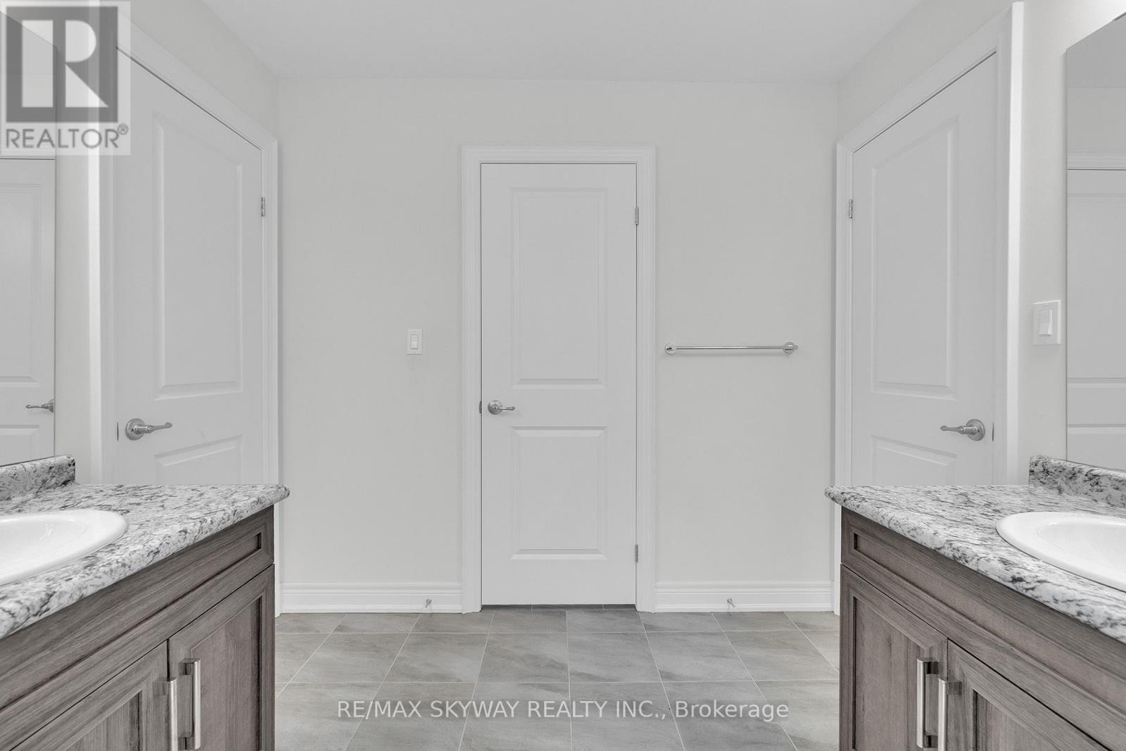 27 Monarch Street, Welland, Ontario  L3C 0E6 - Photo 36 - X12635242