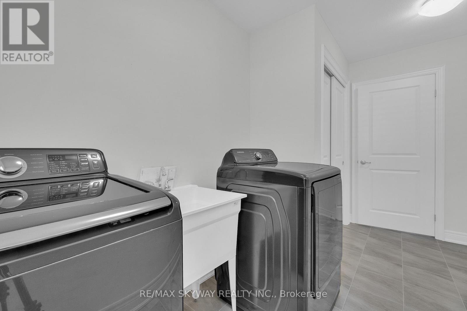 27 Monarch Street, Welland, Ontario  L3C 0E6 - Photo 42 - X12635242