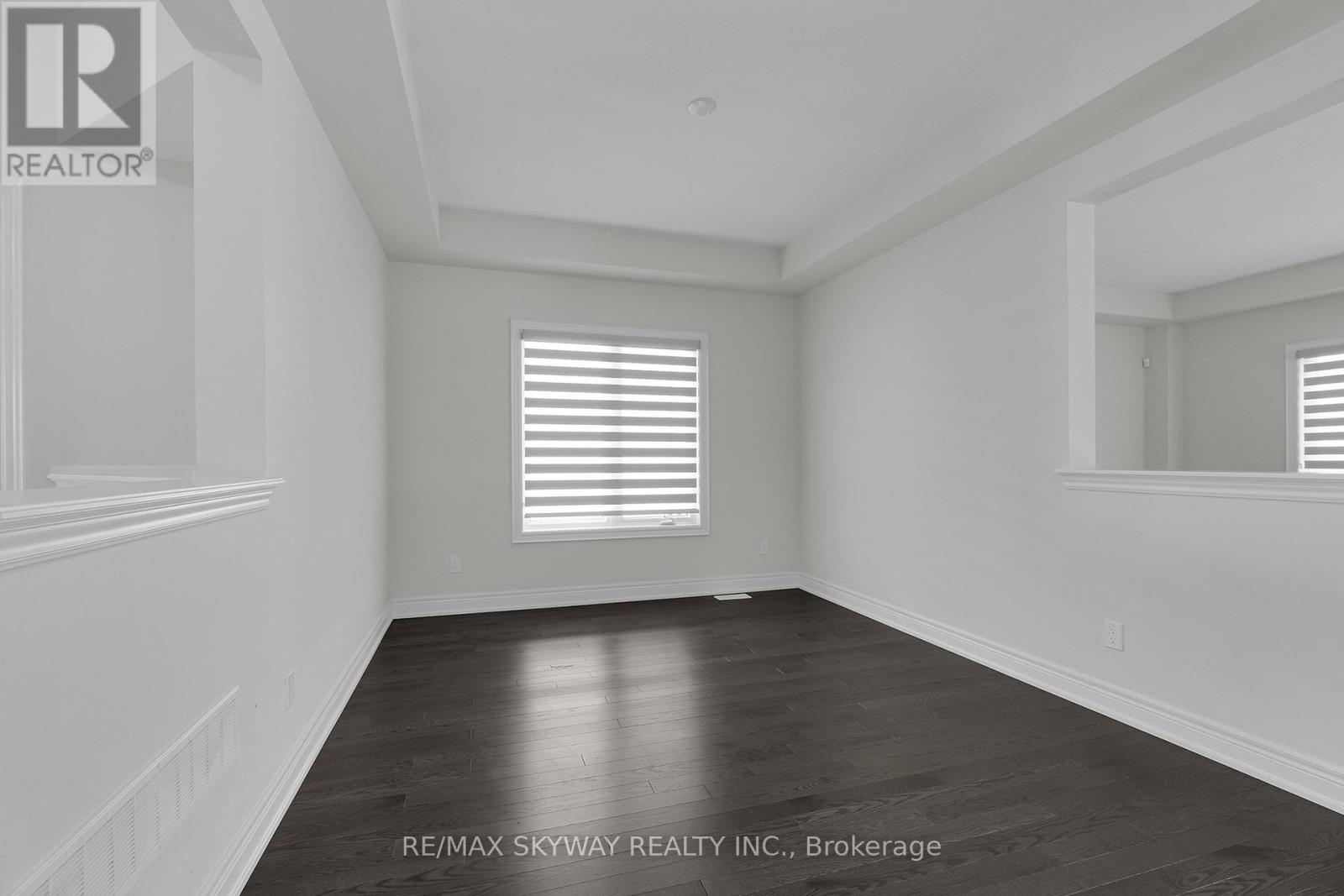 27 Monarch Street, Welland, Ontario  L3C 0E6 - Photo 9 - X12635242