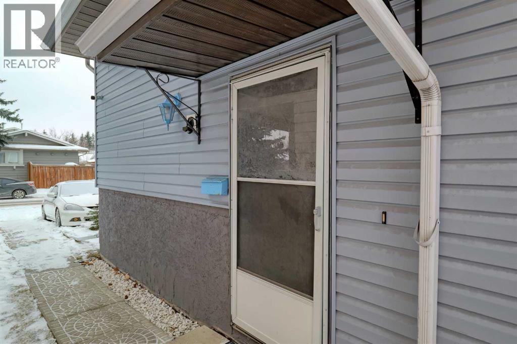 24 Shawmeadows Road Sw, Calgary, Alberta T2Y 1B2 - Photo 4 - A2275194