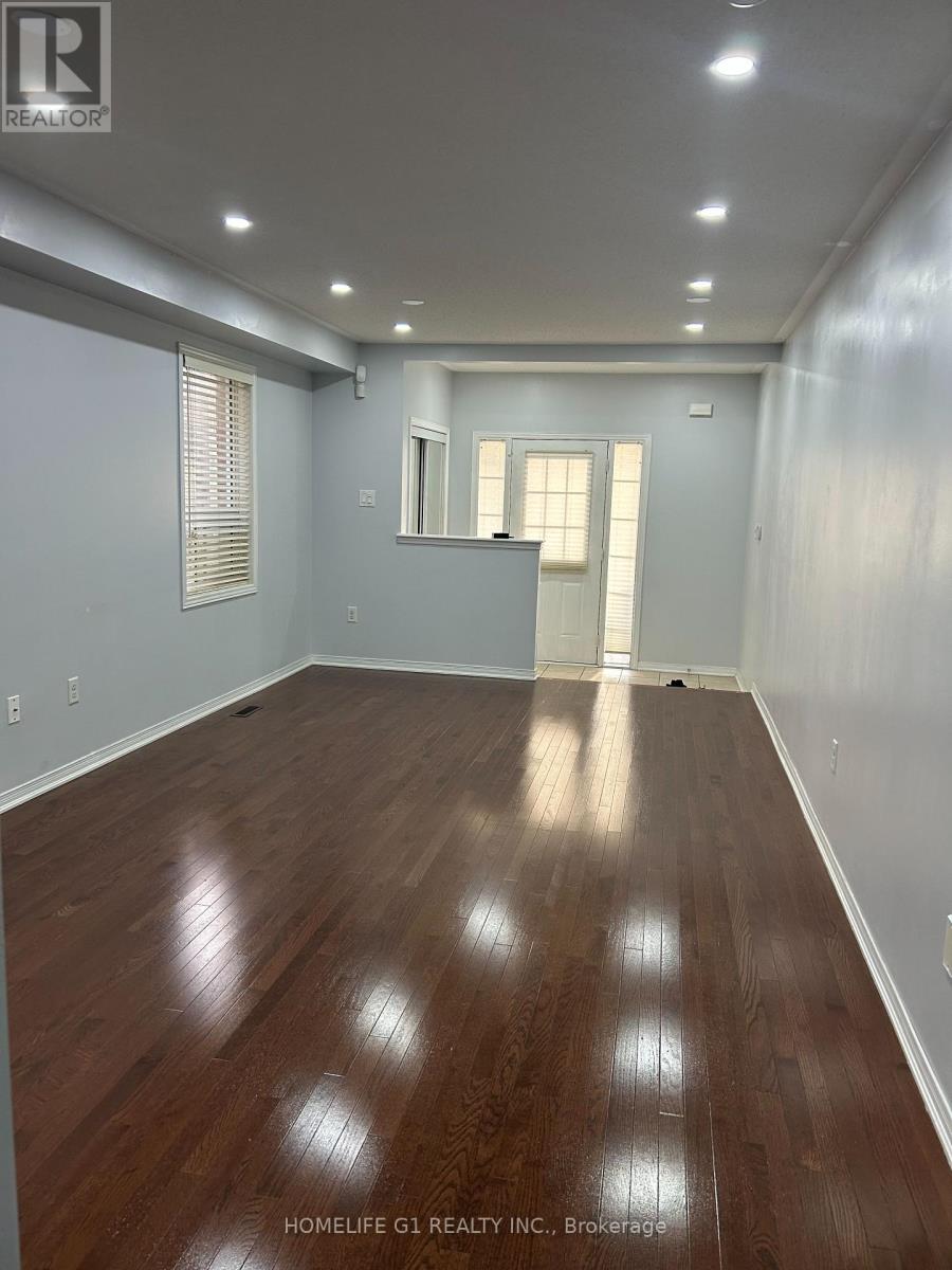 86 Newington Crescent, Brampton, Ontario  L6P 3E9 - Photo 3 - W12635184