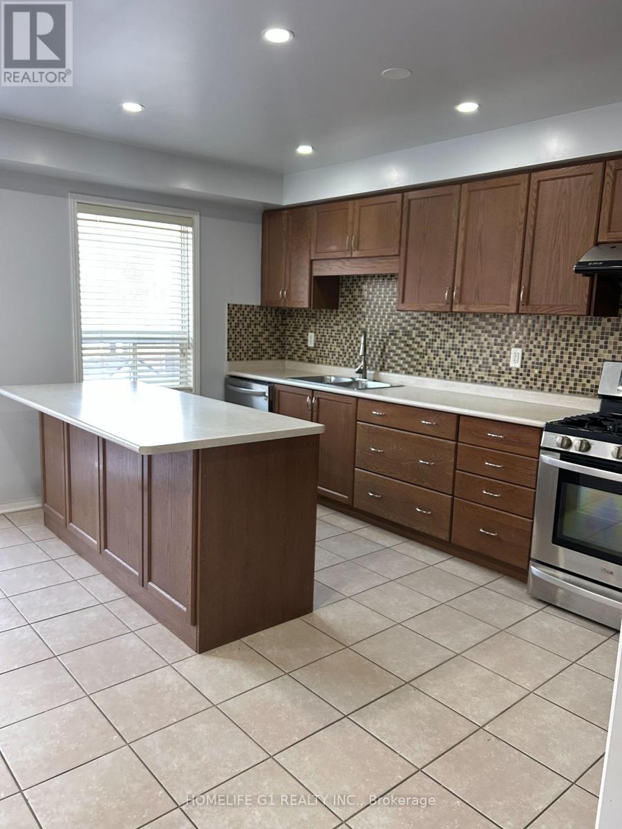 86 Newington Crescent, Brampton, Ontario  L6P 3E9 - Photo 5 - W12635184